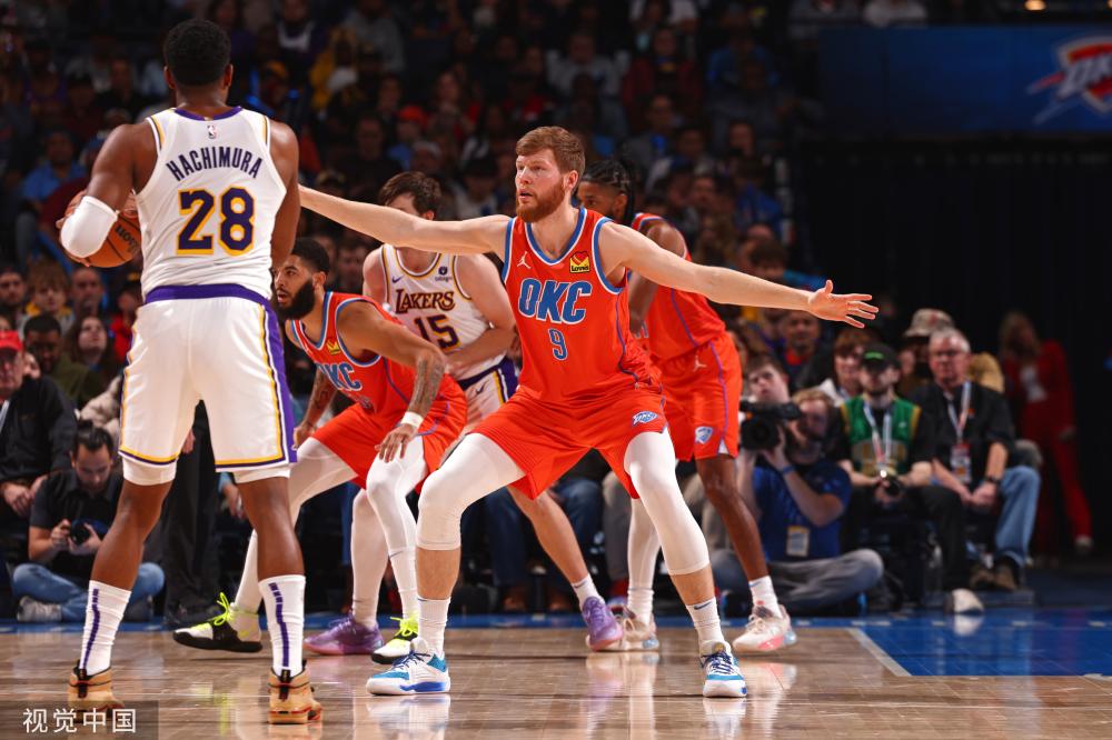 多强者环伺 多强者环伺